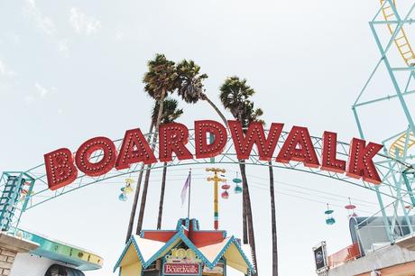 Boardwalk BoardWalk-Santa_Cruz-Denim_Dress-Topshop-Suede_Clogs-Street_Style-Outfit-13