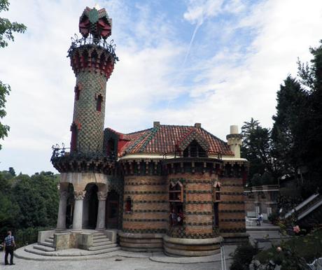 Recorriendo la obra de Gaudí fuera de Cataluña El Capricho de Gaudi