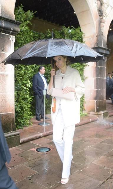 Dña. Letizia se despide de México con un estilismo pálido Dña. Letizia se despide de México con un estilismo pálido