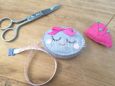 DIY: cómo decorar una cinta métrica. DIY: cómo decorar una cinta métrica.