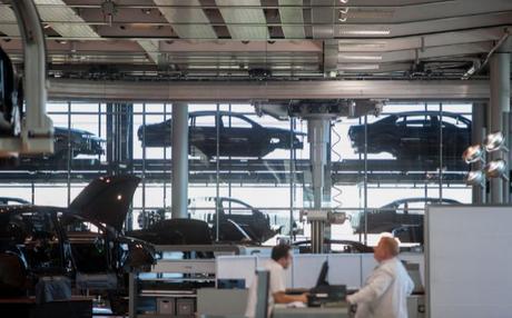 MUERE UN TRABAJADOR EN UNA FÁBRICA DE VOLKSWAGEN EN ALEMANIA EN UN ACCIDENTE CON UN ROBOT 14358500642955