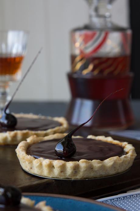 Tartaletas de avellanas, caramelo y chocolate Tartaletas de avellanas, caramelo y chocolate