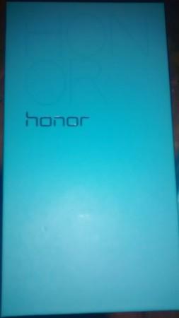 Honor 4x: Una buena opción de smartphone en México caja honor frente
