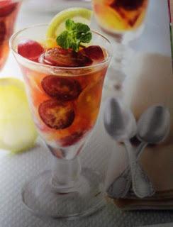 Postre de gelatinas y uvas moradas Postre de gelatinas y uvas moradas