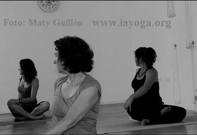 Asamblea General Extraordinaria de Socios del IAYoga: Renovación Junta Directiva, Información Proceso de Acreditaciones Junta de Andalucía Instructor de Yoga, Perspectivas de Formación de Yoga