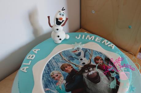 TARTA FONDANT FROZEN CON OLFAF PARA ALBA Y JIMENA TARTA FONDANT FROZEN CON OLFAF PARA ALBA Y JIMENA