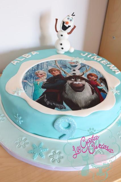 TARTA FONDANT FROZEN CON OLFAF PARA ALBA Y JIMENA TARTA FONDANT FROZEN CON OLFAF PARA ALBA Y JIMENA