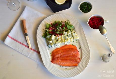 Gravlax o Salmón Marinado con Remolacha y Ensalada de Patatas