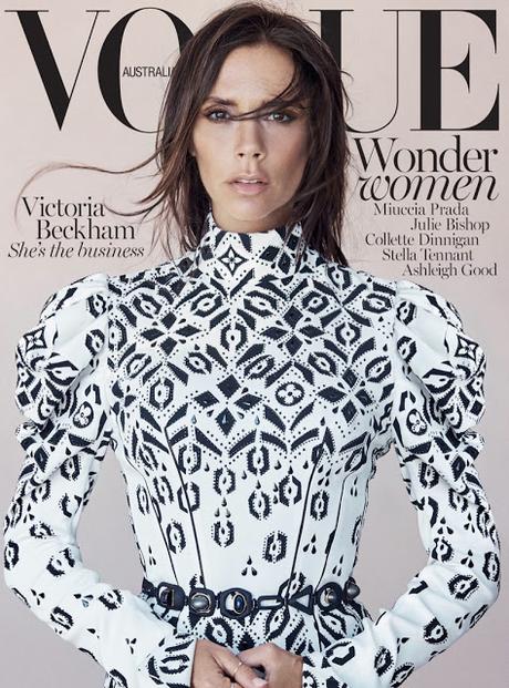 Victoria Beckham luce despeinada para la portada de Vogue Australia