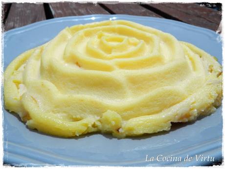 Pastel de yogur y melocotón. Pastel de yogur y melocotón.