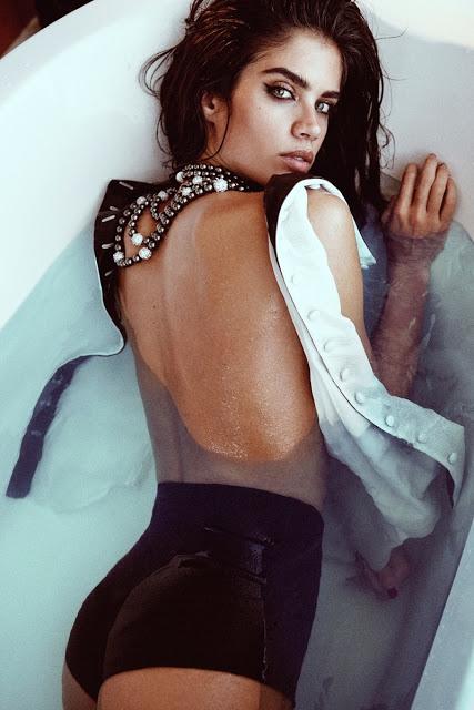 Sara Sampaio sube la temperatura para L'Officiel Singapur Sara Sampaio sube la temperatura para L'Officiel Singapur