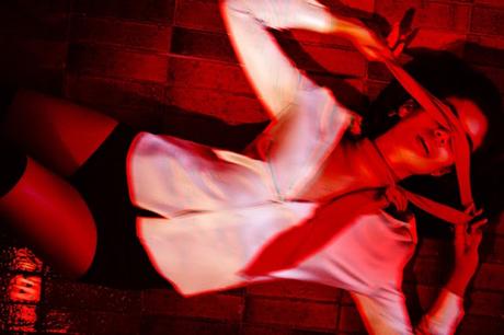 Sara Sampaio sube la temperatura para L'Officiel Singapur Sara Sampaio sube la temperatura para L'Officiel Singapur