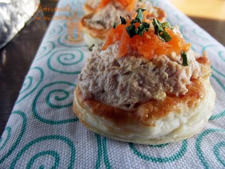 Vol au vent relleno de atún, huevo y mayonesa