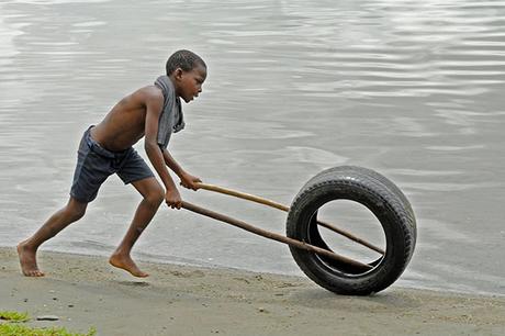 Doce juegos para que los niños se diviertan en la playa