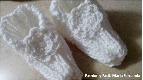 Pantuflas o patucos tejidas blancas como la nieve a ganchillo novia (Snow White Bridal Tricot Slippers)