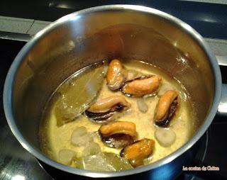 Crema de calabacín con mejillones confitados Crema de calabacín con mejillones confitados