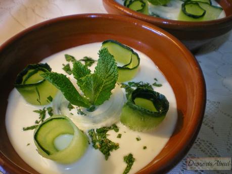 Djadjik, crema de yogurt y pepino