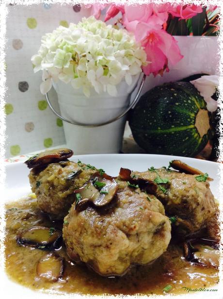 Albóndigas con champiñones en salsa Albóndigas con champiñones en salsa