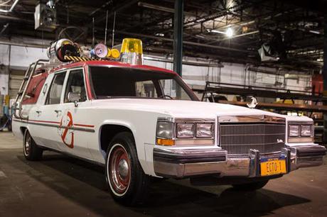 PAUL FEIG REVELA EL ECTO-1, EL NUEVO COCHE DE LAS CAZAFANTASMAS