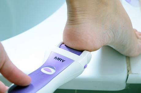 Pies de seda este verano Mi vestido azul - Lima electrica Quirumed (5)