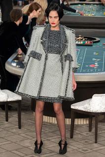 Chanel nos lleva a un Casino para presenta su colección de Alta Costura