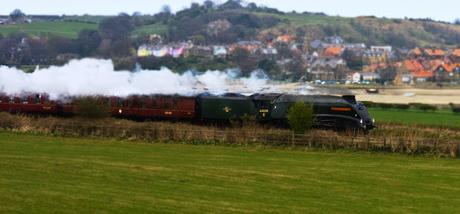 ESTE JUEVES............SUCEDIÓ EN UN TREN ESTE JUEVES............SUCEDIÓ EN UN TREN