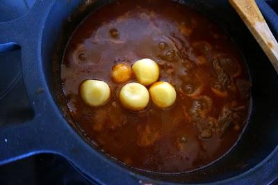 Goulash con patatas Goulash con patatas