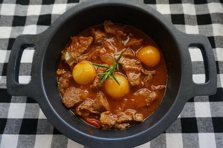 Goulash con patatas Goulash con patatas