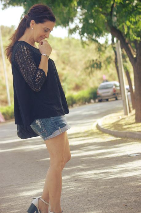 Shorts y blusa de encaje Shorts y blusa de encaje