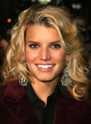 La despampanante Jessica Simpson , cumple 35 años