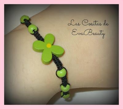 Mis manualidades: Pulseras con abalorios de madera y flores de resina. Mis manualidades: Pulseras con abalorios de madera y flores de resina.