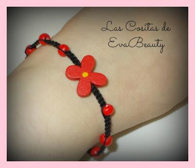 Mis manualidades: Pulseras con abalorios de madera y flores de resina. Mis manualidades: Pulseras con abalorios de madera y flores de resina.