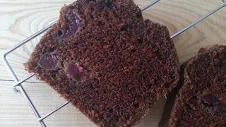 Plum cake de cerezas, Coca Cola y chocolate Plum cake de cerezas, Coca Cola y chocolate