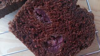 Plum cake de cerezas, Coca Cola y chocolate Plum cake de cerezas, Coca Cola y chocolate
