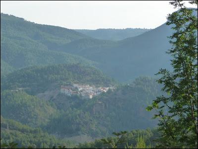 A la Masía y Fuente de la Umbría, regreso por el Mijares. Cirat