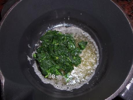 Pastas con crema de espinacas y panceta o bacon