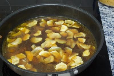 Chuletas de cerdo en salsa de pasas Chuletas de cerdo en salsa de pasas