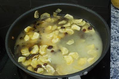 Chuletas de cerdo en salsa de pasas Chuletas de cerdo en salsa de pasas