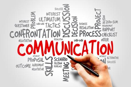 ✓ Delegación efectiva responsable centrada en las personas Comunicación