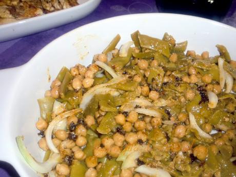 Ensalada de garbanzos con vinagreta de tomates secos y nueces