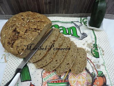 Pan integral de calabacin con semillas de amapola, sésamo, linaza y girasol. Pan integral de calabacin con semillas de amapola, sésamo, linaza y girasol.