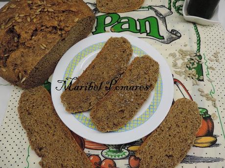 Pan integral de calabacin con semillas de amapola, sésamo, linaza y girasol. Pan integral de calabacin con semillas de amapola, sésamo, linaza y girasol.