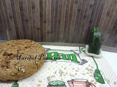 Pan integral de calabacin con semillas de amapola, sésamo, linaza y girasol. Pan integral de calabacin con semillas de amapola, sésamo, linaza y girasol.