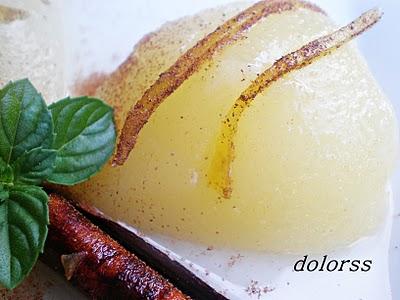 PERAS ALMIBARADAS CON MIEL Y LIMÓN PERAS ALMIBARADAS CON MIEL Y LIMÓN