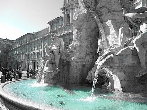 Fuente en la Piazza Navona. Roma