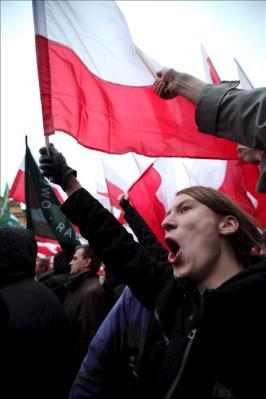 Los extremistas empañan la celebración del día de la independencia de Polonia