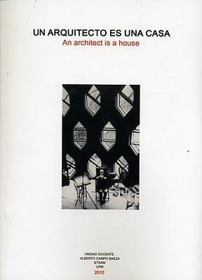 Un arquitecto es una casa. An architect is a house.