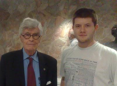 Mario Bunge cuestionando la Teoría de Cuerdas, y a Richard Dawkins Mario Bunge cuestionando la Teoría de Cuerdas, y a Richard Dawkins