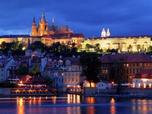 Praga de noche Mercadillos navideños en Europa II: Berlín y Praga