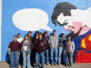 Mural de Superman descubierto al oeste de Texas Mural de Superman descubierto al oeste de Texas